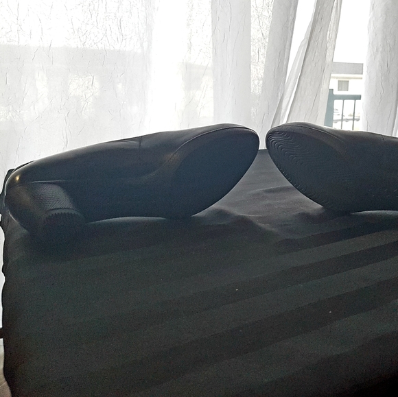 Ecco size 40 (size 9) black sculptured 45 pumps - Picture 7 of 8